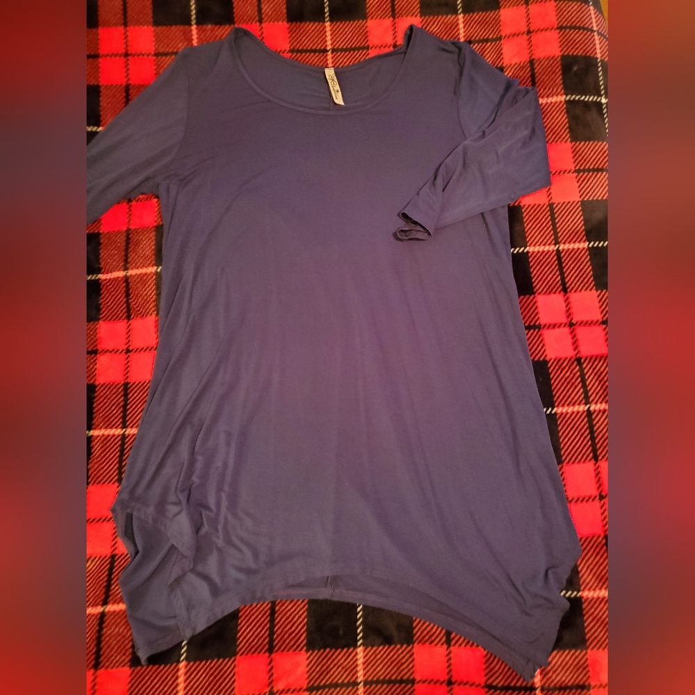 Superline Women's size L navy blue Sharkbite 3/4 sleeve pullover top